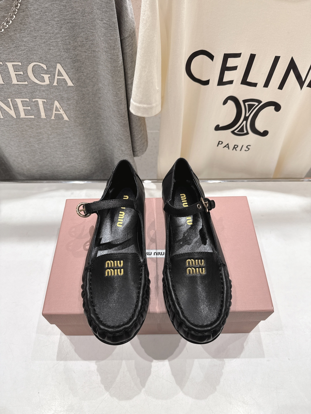 高版本出厂 MiuMiu/缪缪F013法式仙女风玛丽珍平底单鞋芭蕾舞鞋这款芭蕾平底鞋亮相缪缪2026春夏