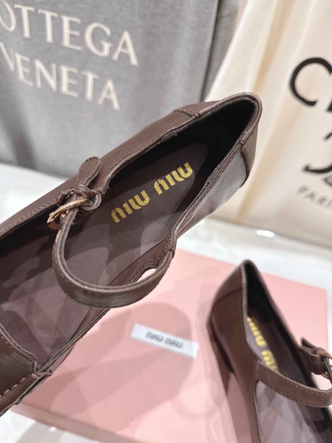 高版本出厂 MiuMiu/缪缪F013法式仙女风玛丽珍平底单鞋芭蕾舞鞋这款芭蕾平底鞋亮相缪缪2026春夏