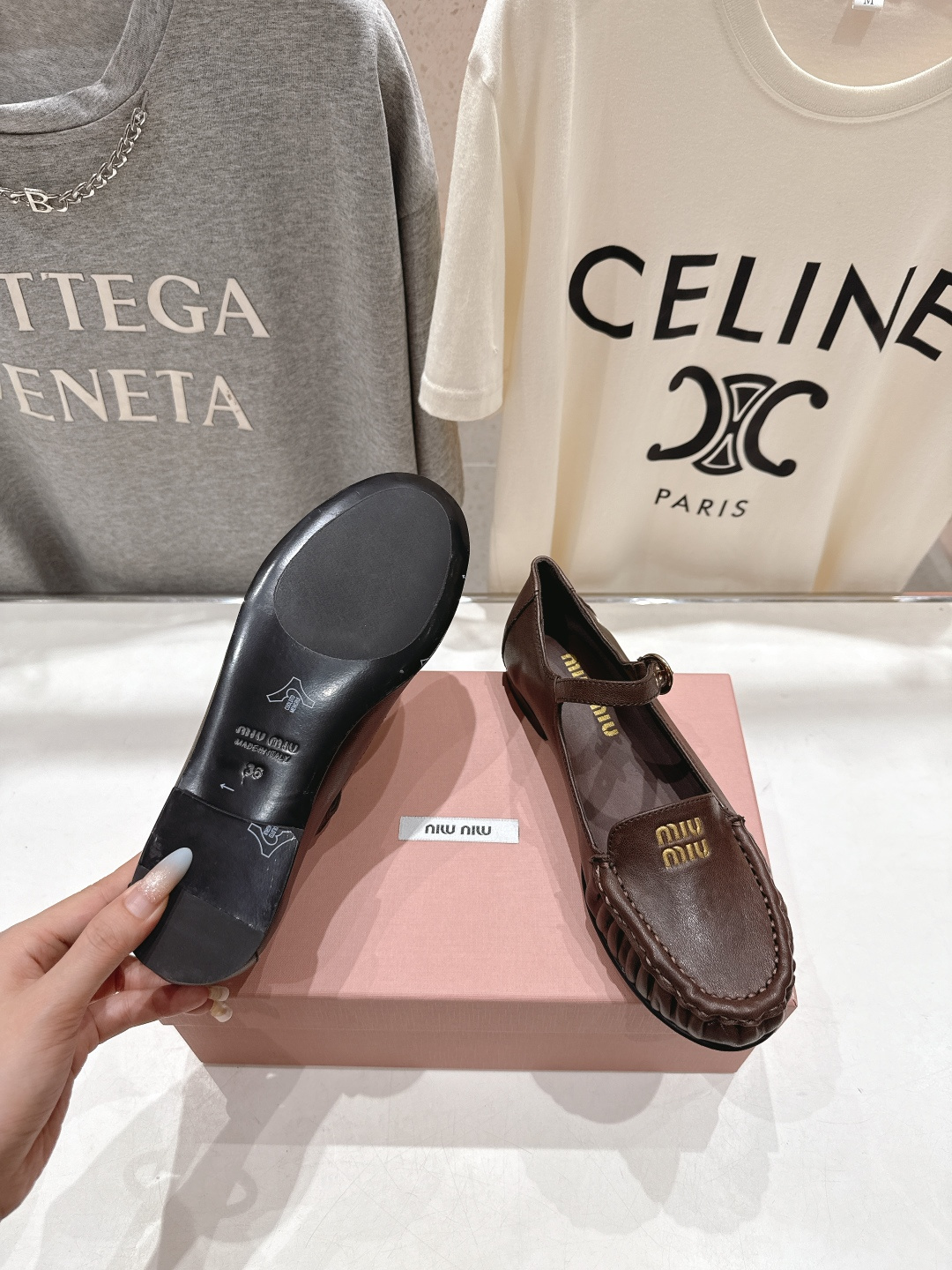 高版本出厂 MiuMiu/缪缪F013法式仙女风玛丽珍平底单鞋芭蕾舞鞋这款芭蕾平底鞋亮相缪缪2026春夏