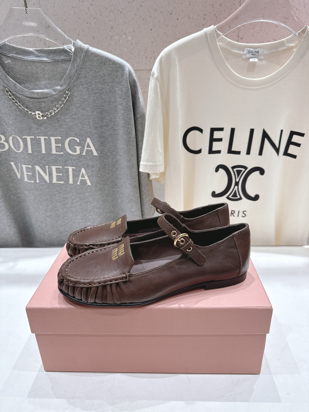 高版本出厂 MiuMiu/缪缪F013法式仙女风玛丽珍平底单鞋芭蕾舞鞋这款芭蕾平底鞋亮相缪缪2026春夏