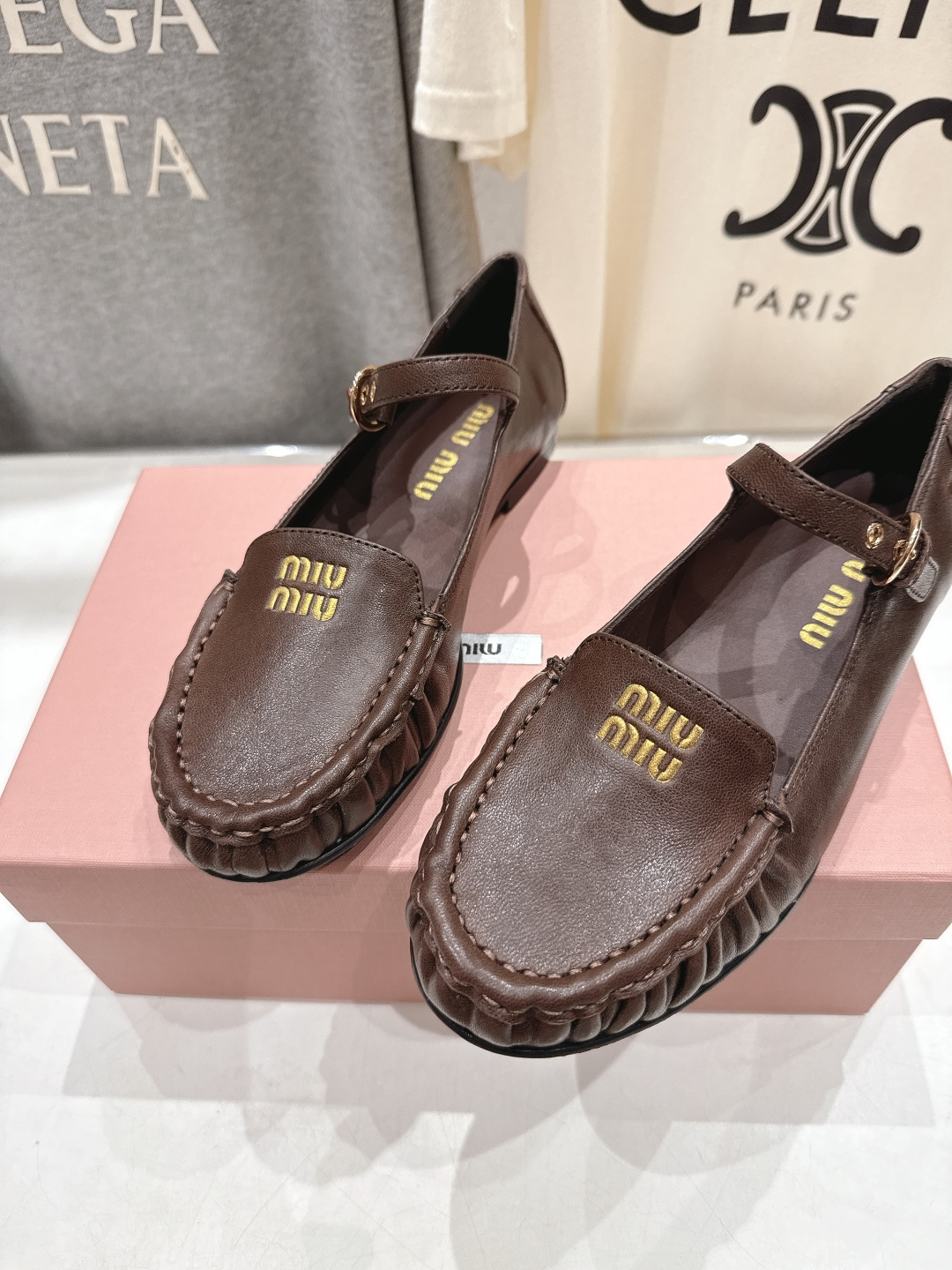 高版本出厂 MiuMiu/缪缪F013法式仙女风玛丽珍平底单鞋芭蕾舞鞋这款芭蕾平底鞋亮相缪缪2026春夏