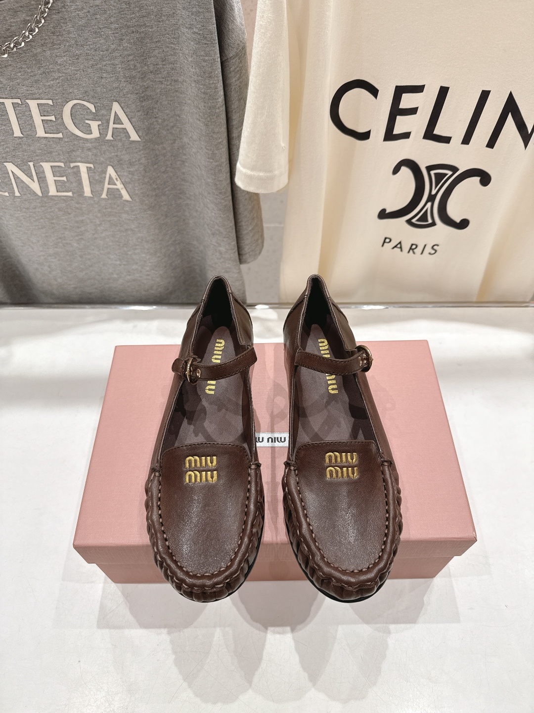 高版本出厂 MiuMiu/缪缪F013法式仙女风玛丽珍平底单鞋芭蕾舞鞋这款芭蕾平底鞋亮相缪缪2026春夏