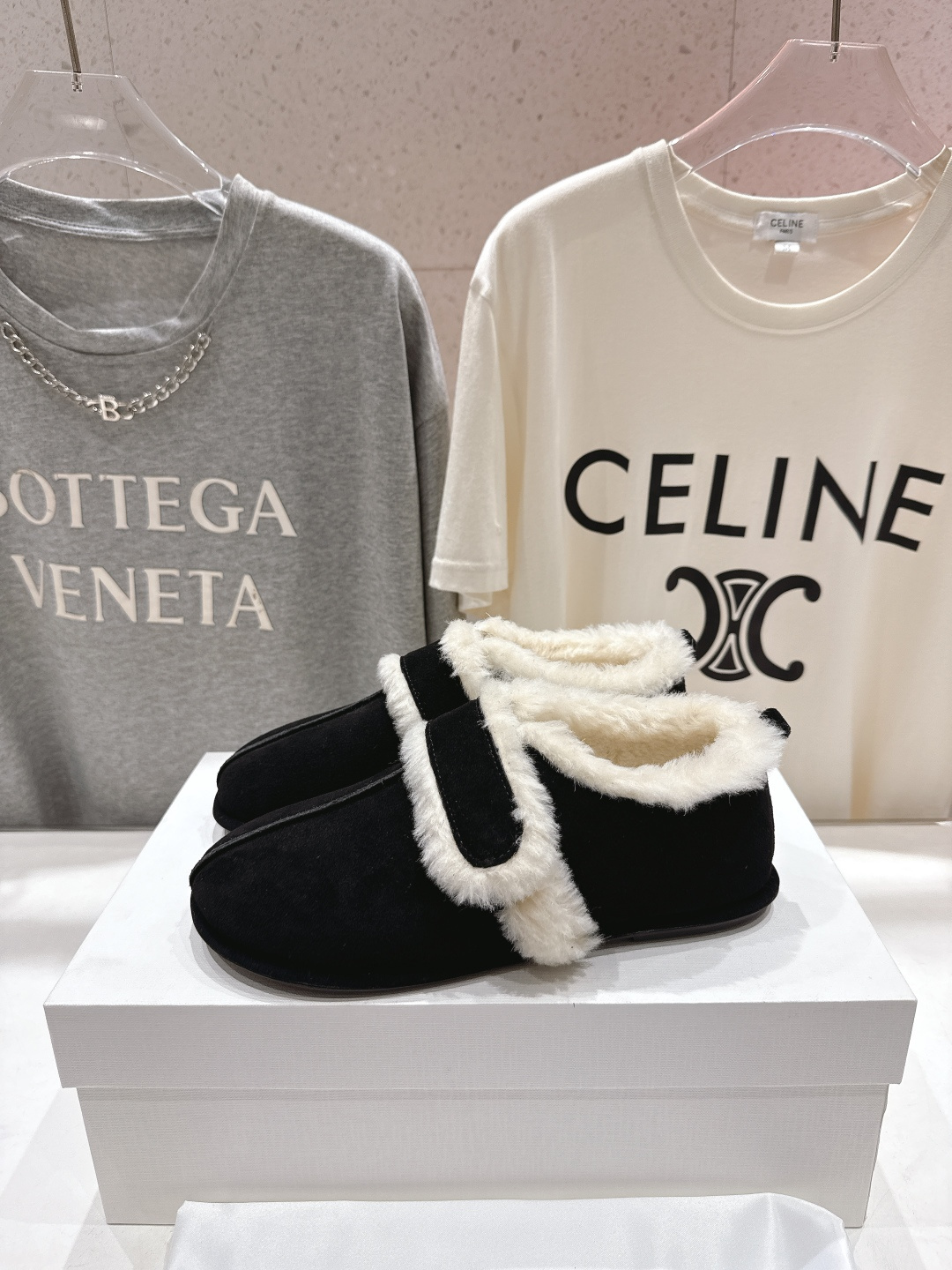 高版本出厂 the row 2025ss秋冬爆款平底乐福鞋一脚蹬单鞋毛毛鞋非常舒服保暖的一款平底毛毛鞋，