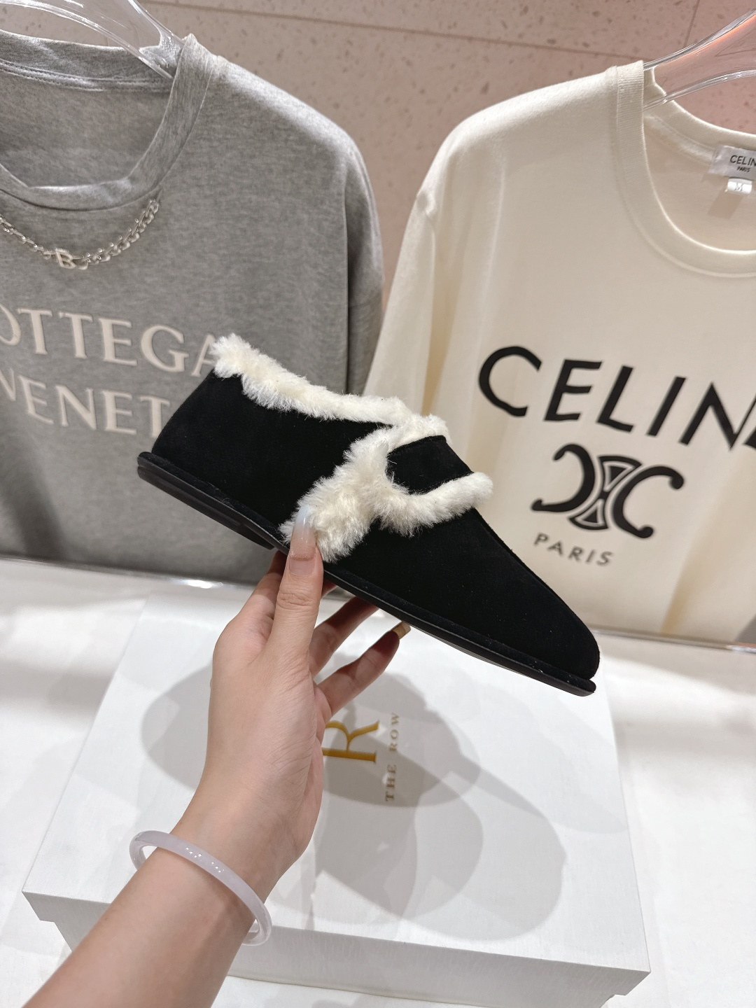 高版本出厂 the row 2025ss秋冬爆款平底乐福鞋一脚蹬单鞋毛毛鞋非常舒服保暖的一款平底毛毛鞋，