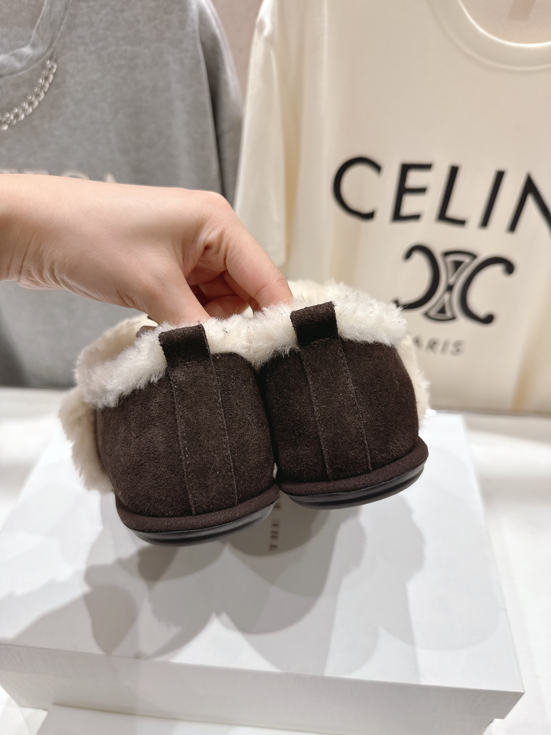 高版本出厂 the row 2025ss秋冬爆款平底乐福鞋一脚蹬单鞋毛毛鞋非常舒服保暖的一款平底毛毛鞋，