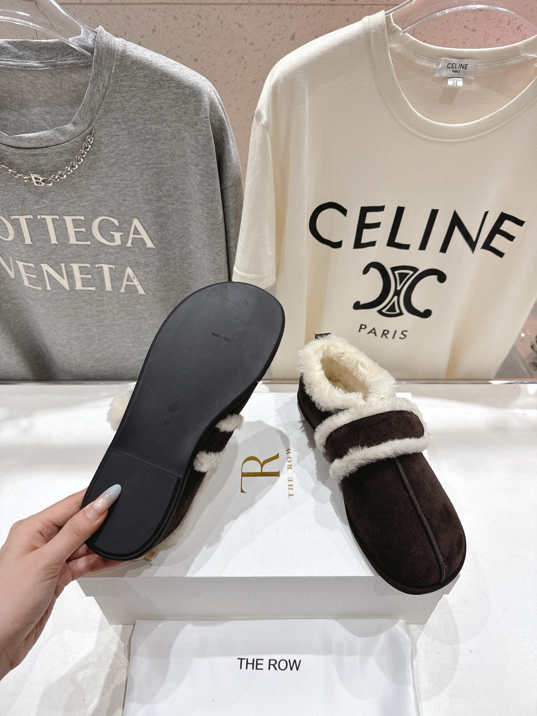 高版本出厂 the row 2025ss秋冬爆款平底乐福鞋一脚蹬单鞋毛毛鞋非常舒服保暖的一款平底毛毛鞋，