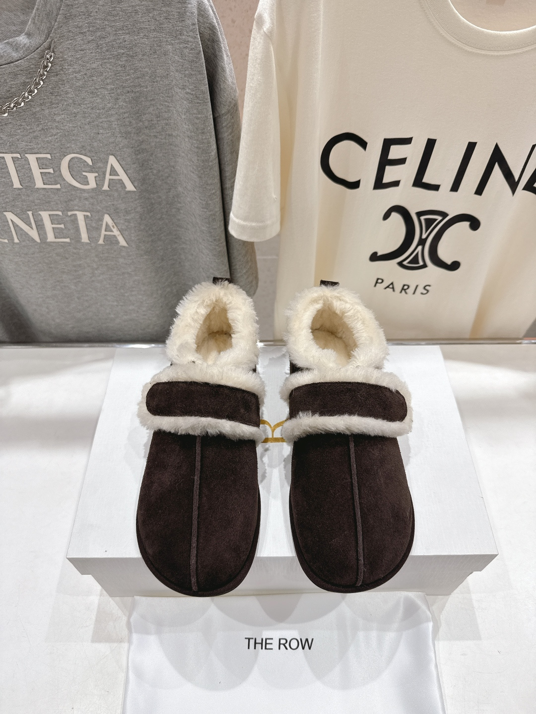 高版本出厂 the row 2025ss秋冬爆款平底乐福鞋一脚蹬单鞋毛毛鞋非常舒服保暖的一款平底毛毛鞋，