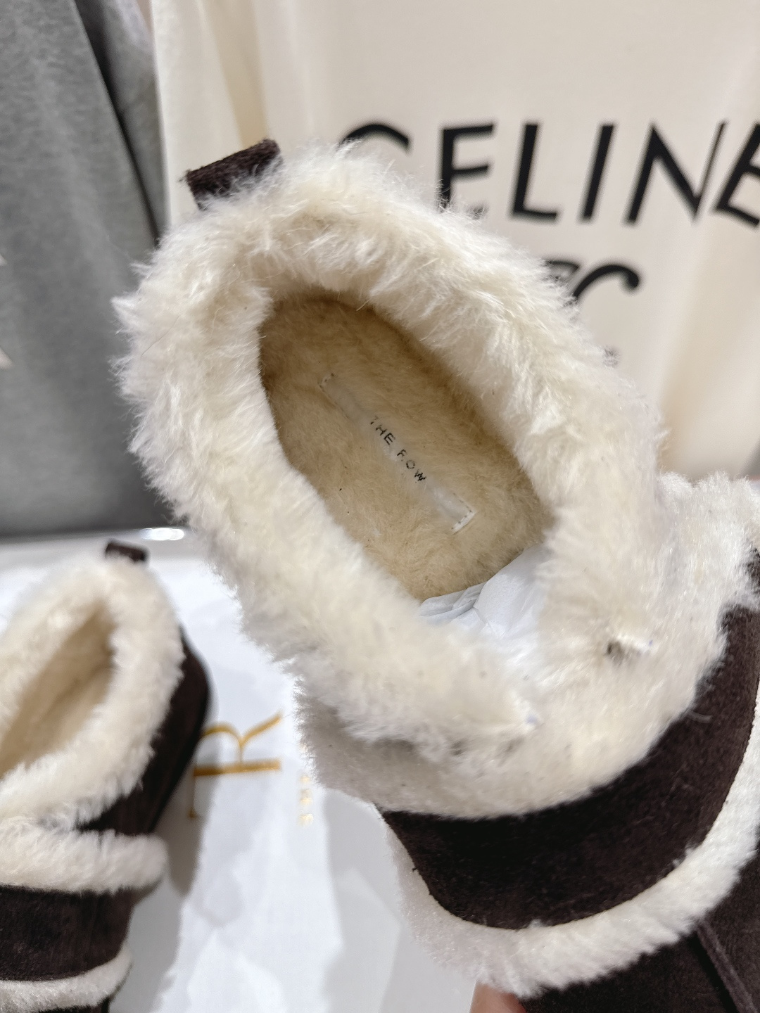 高版本出厂 the row 2025ss秋冬爆款平底乐福鞋一脚蹬单鞋毛毛鞋非常舒服保暖的一款平底毛毛鞋，