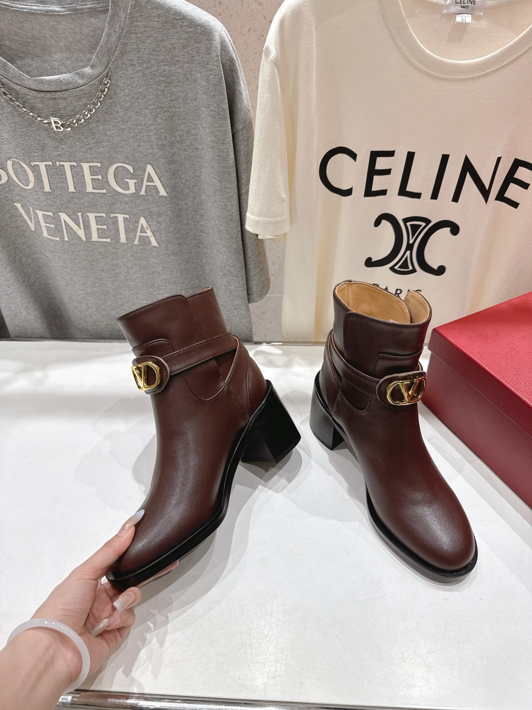 高版本出厂 ～New～顶级制作·Valentino·华伦天奴〰️2025ss秋冬系列新款切尔西高跟短靴创