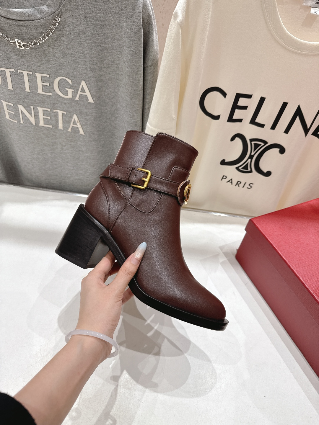 高版本出厂 ～New～顶级制作·Valentino·华伦天奴〰️2025ss秋冬系列新款切尔西高跟短靴创