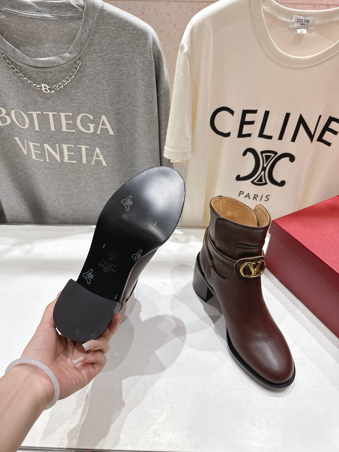 高版本出厂 ～New～顶级制作·Valentino·华伦天奴〰️2025ss秋冬系列新款切尔西高跟短靴创