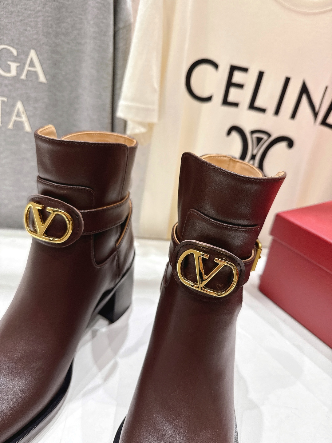 高版本出厂 ～New～顶级制作·Valentino·华伦天奴〰️2025ss秋冬系列新款切尔西高跟短靴创