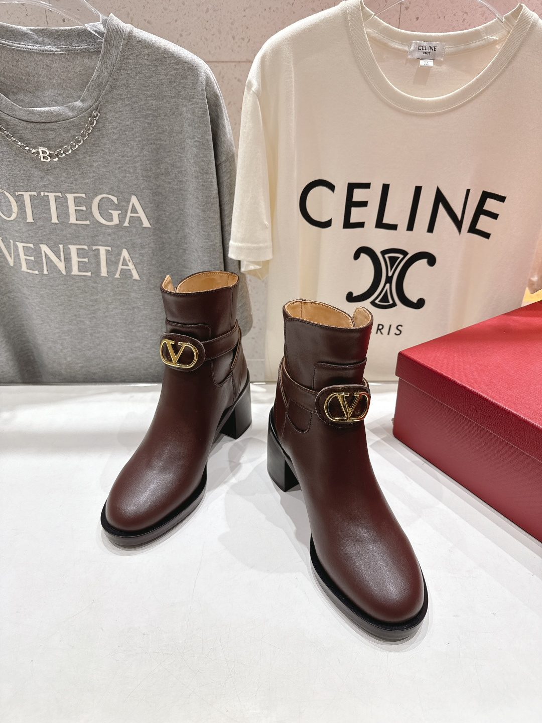 高版本出厂 ～New～顶级制作·Valentino·华伦天奴〰️2025ss秋冬系列新款切尔西高跟短靴创