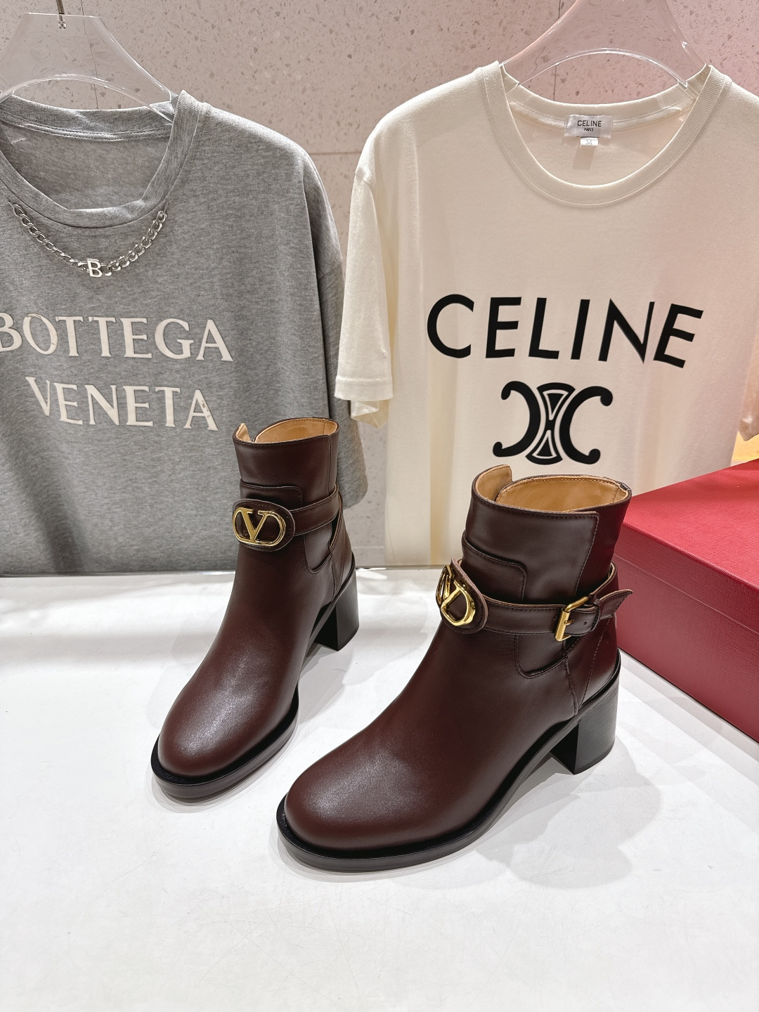 高版本出厂 ～New～顶级制作·Valentino·华伦天奴〰️2025ss秋冬系列新款切尔西高跟短靴创