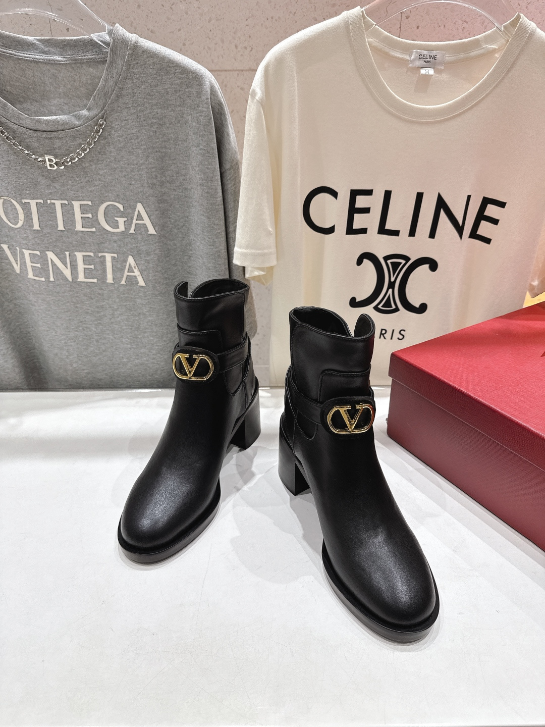 高版本出厂 ～New～顶级制作·Valentino·华伦天奴〰️2025ss秋冬系列新款切尔西高跟短靴创