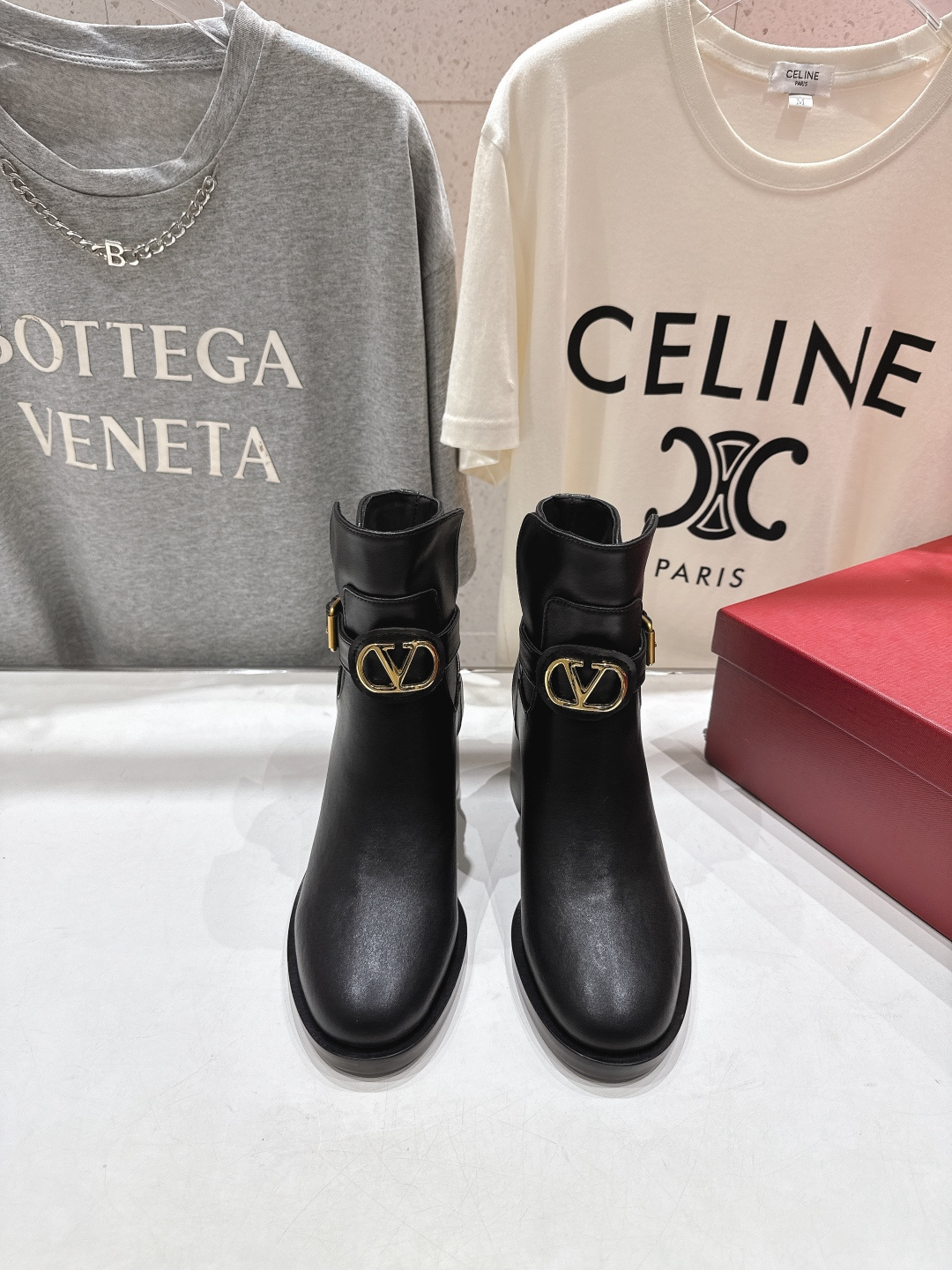 高版本出厂 ～New～顶级制作·Valentino·华伦天奴〰️2025ss秋冬系列新款切尔西高跟短靴创