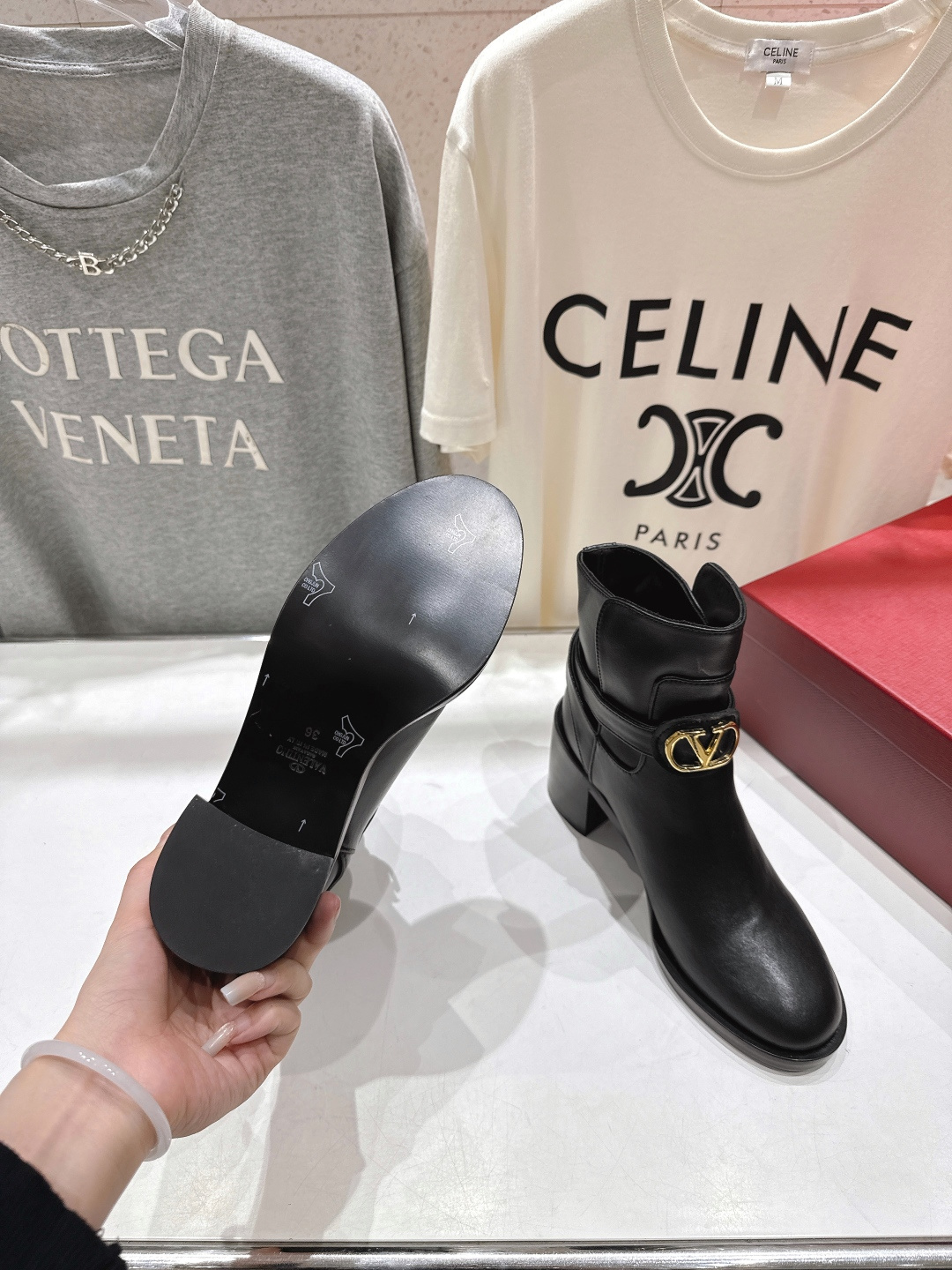 高版本出厂 ～New～顶级制作·Valentino·华伦天奴〰️2025ss秋冬系列新款切尔西高跟短靴创