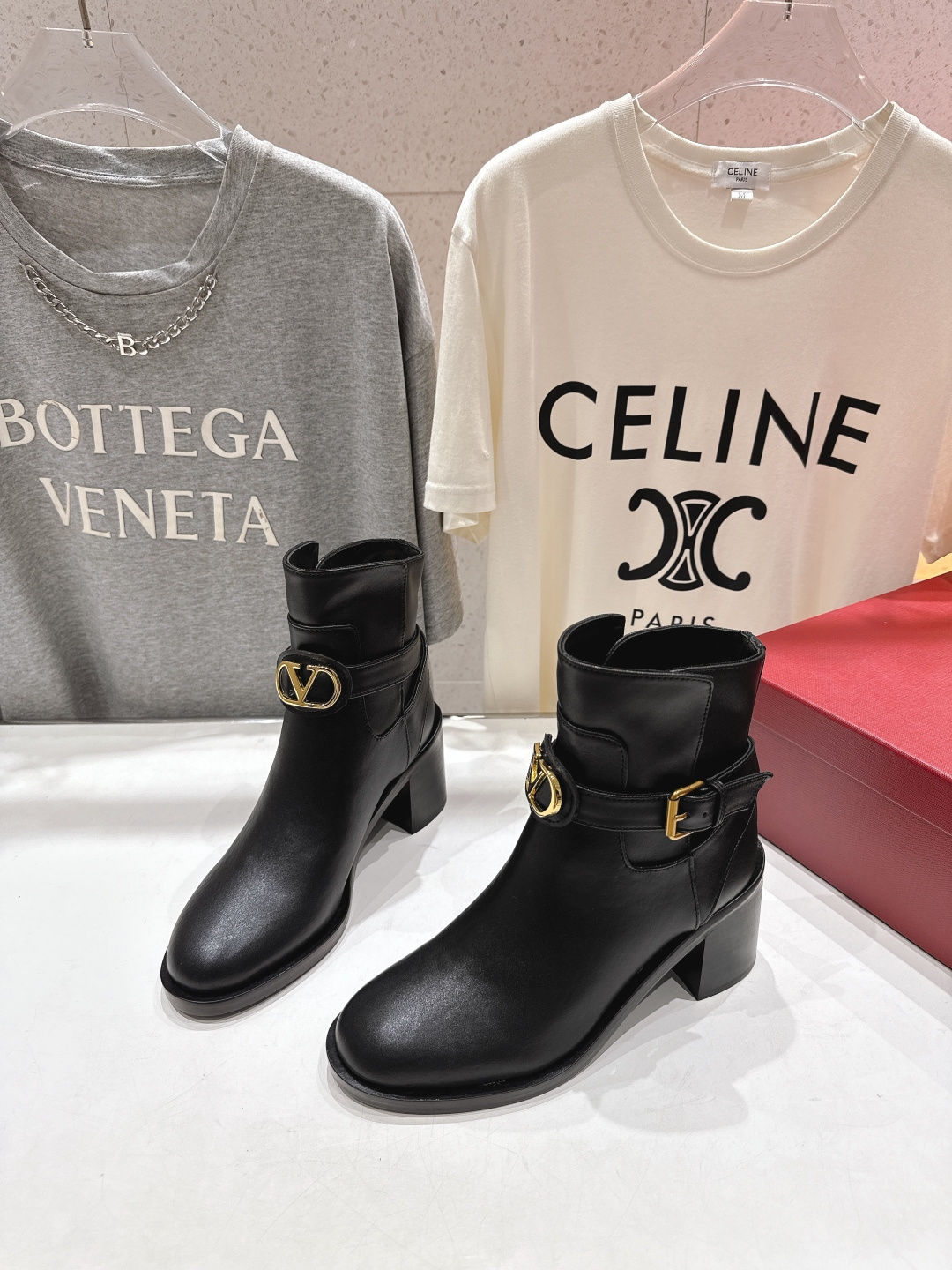 高版本出厂 ～New～顶级制作·Valentino·华伦天奴〰️2025ss秋冬系列新款切尔西高跟短靴创