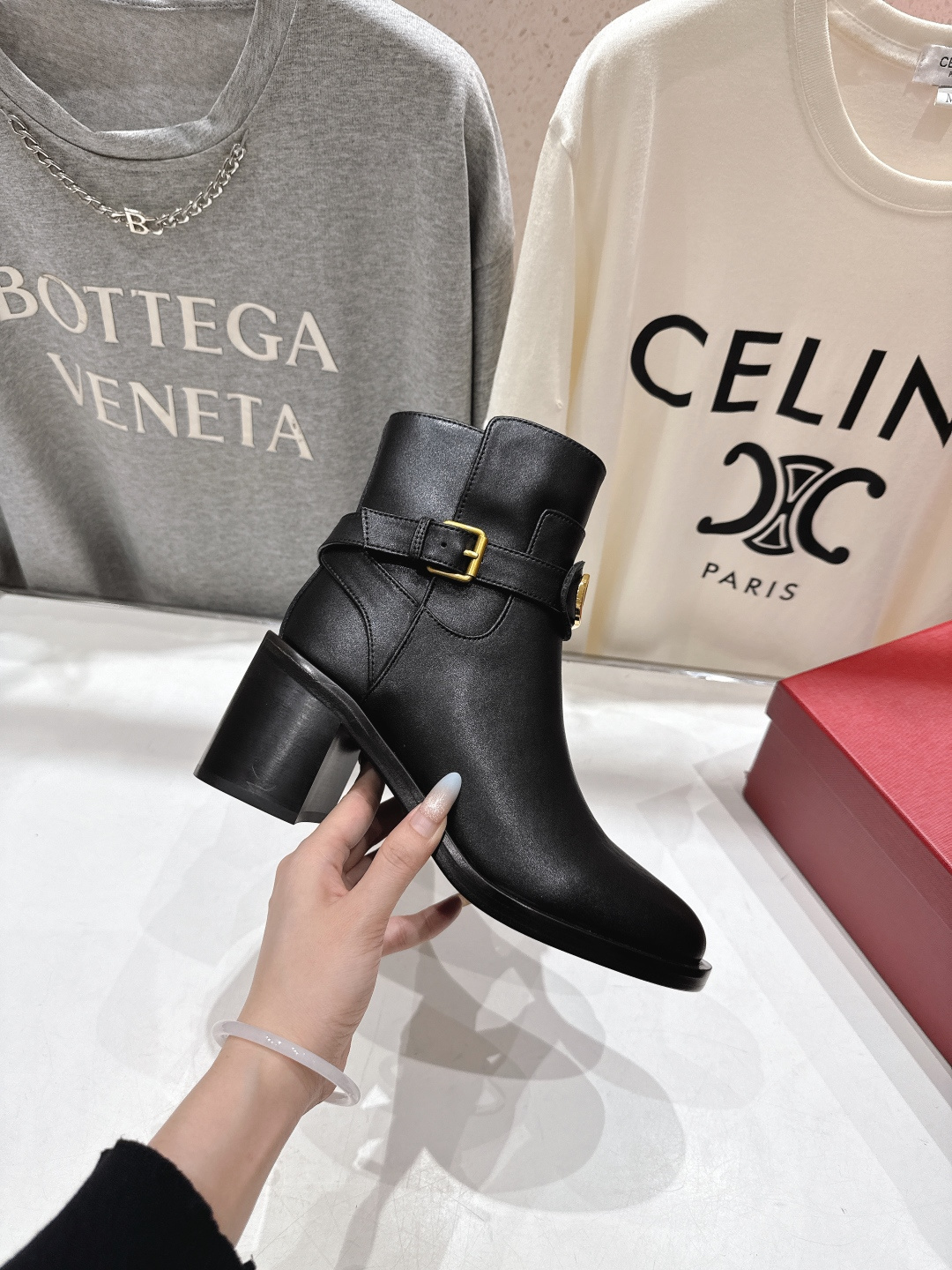 高版本出厂 ～New～顶级制作·Valentino·华伦天奴〰️2025ss秋冬系列新款切尔西高跟短靴创