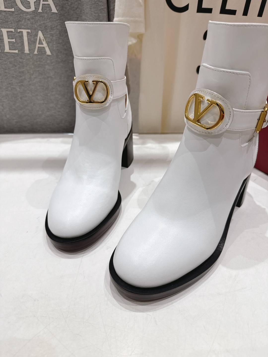 高版本出厂 ～New～顶级制作·Valentino·华伦天奴〰️2025ss秋冬系列新款切尔西高跟短靴创