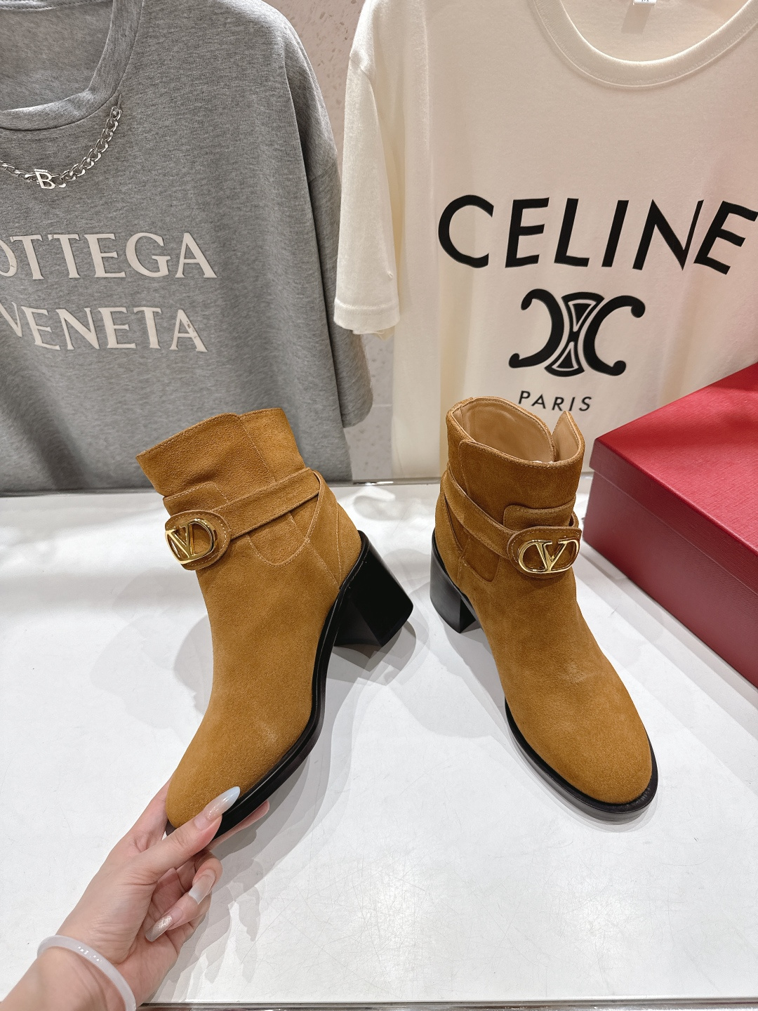 高版本出厂 ～New～顶级制作·Valentino·华伦天奴〰️2025ss秋冬系列新款切尔西高跟短靴创