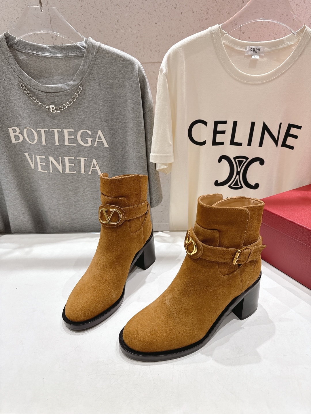 高版本出厂 ～New～顶级制作·Valentino·华伦天奴〰️2025ss秋冬系列新款切尔西高跟短靴创