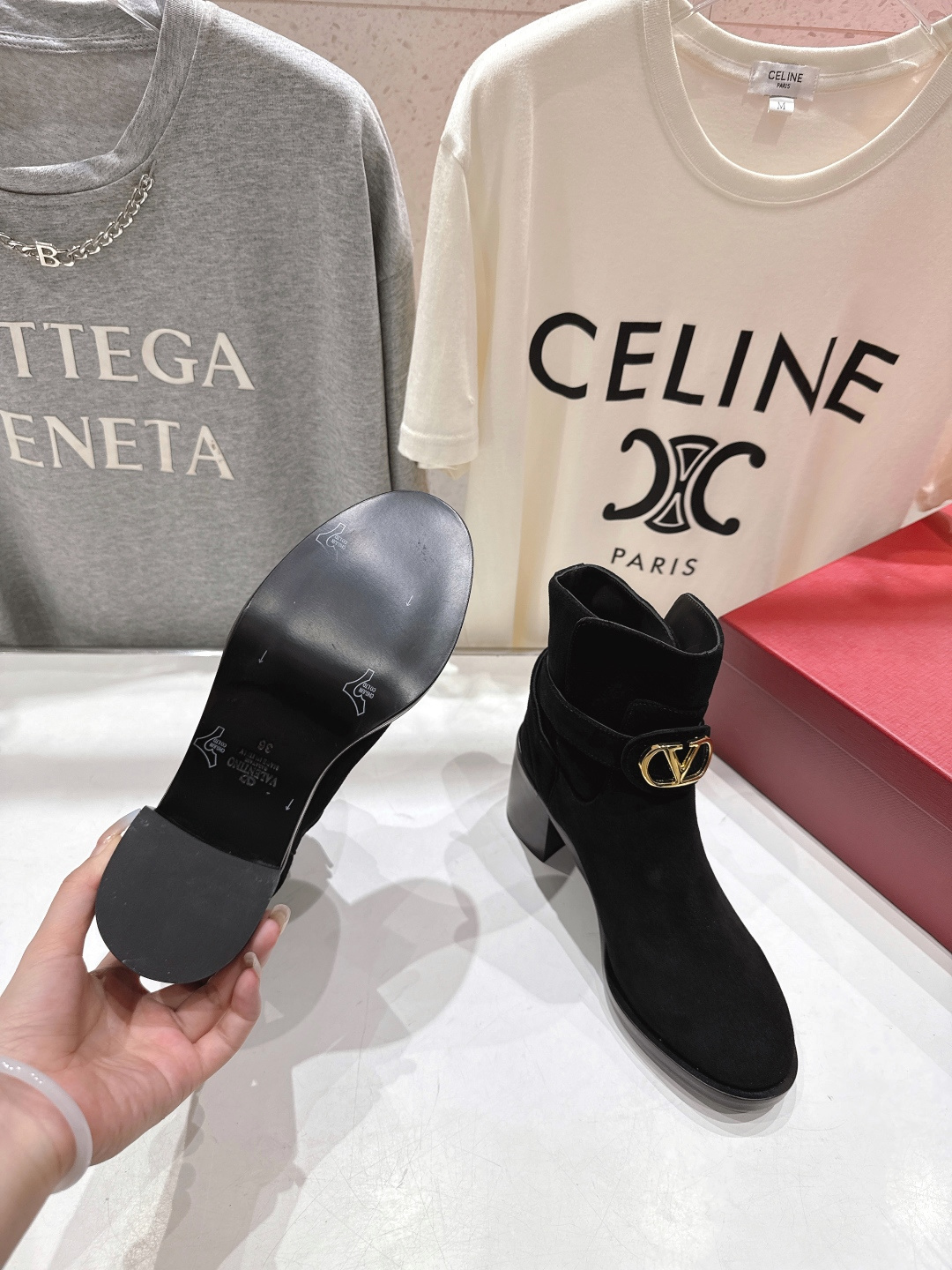 高版本出厂 ～New～顶级制作·Valentino·华伦天奴〰️2025ss秋冬系列新款切尔西高跟短靴创