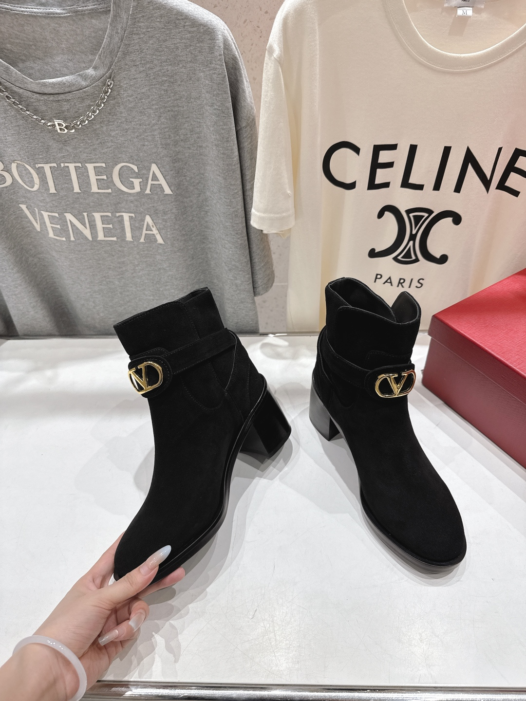 高版本出厂 ～New～顶级制作·Valentino·华伦天奴〰️2025ss秋冬系列新款切尔西高跟短靴创