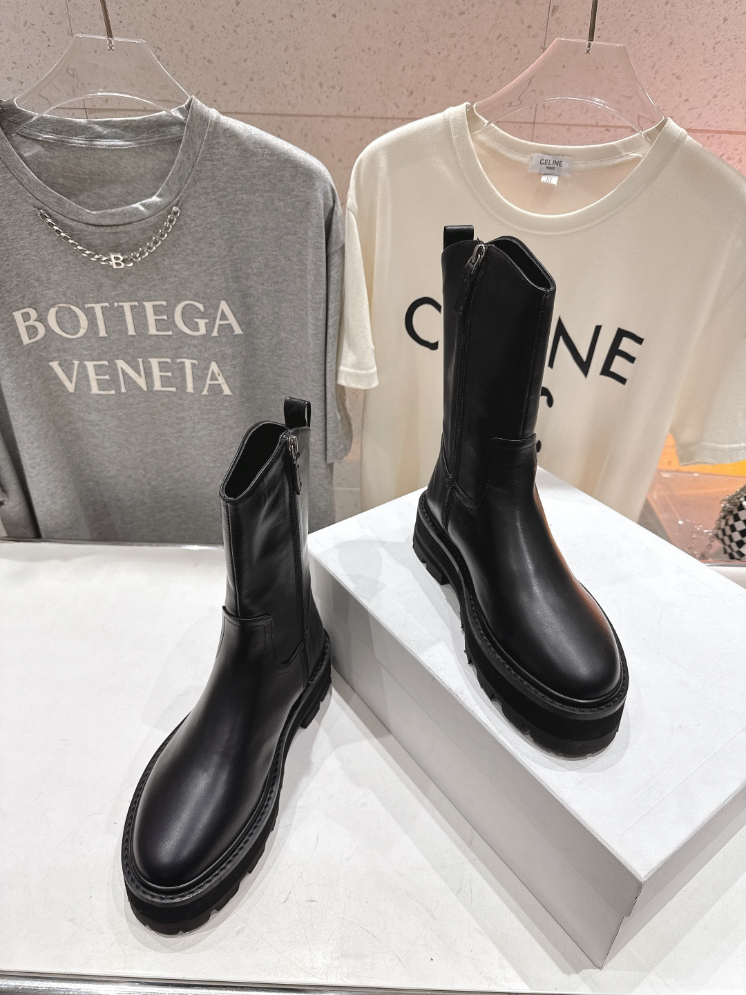 高版本出厂 Celine*赛琳F035 2025ss秋冬最新款短靴！lisa同款超火复古凯旋门短靴马丁靴