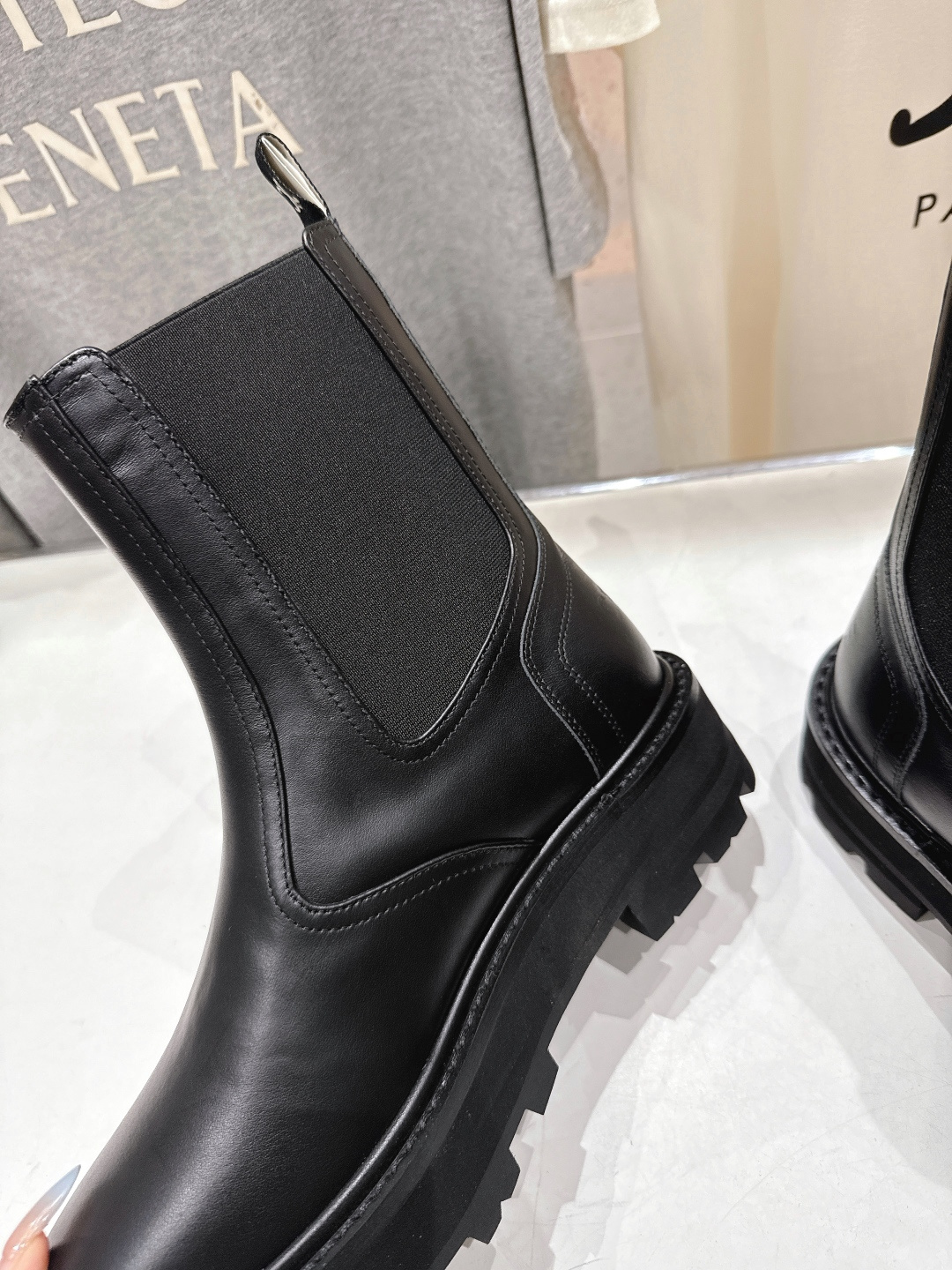 高版本出厂 Celine*赛琳F035 2025ss秋冬最新款短靴！lisa同款超火复古凯旋门短靴马丁靴