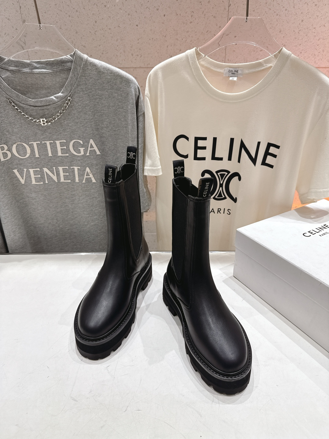 高版本出厂 Celine*赛琳F035 2025ss秋冬最新款短靴！lisa同款超火复古凯旋门短靴马丁靴