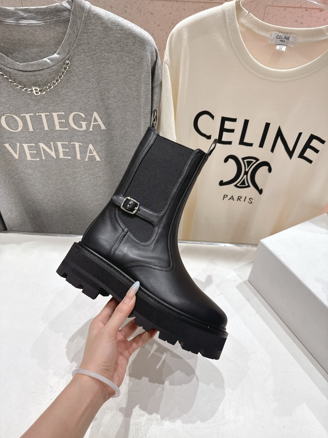 高版本出厂 Celine*赛琳F035 2025ss秋冬最新款短靴！lisa同款超火复古凯旋门短靴马丁靴