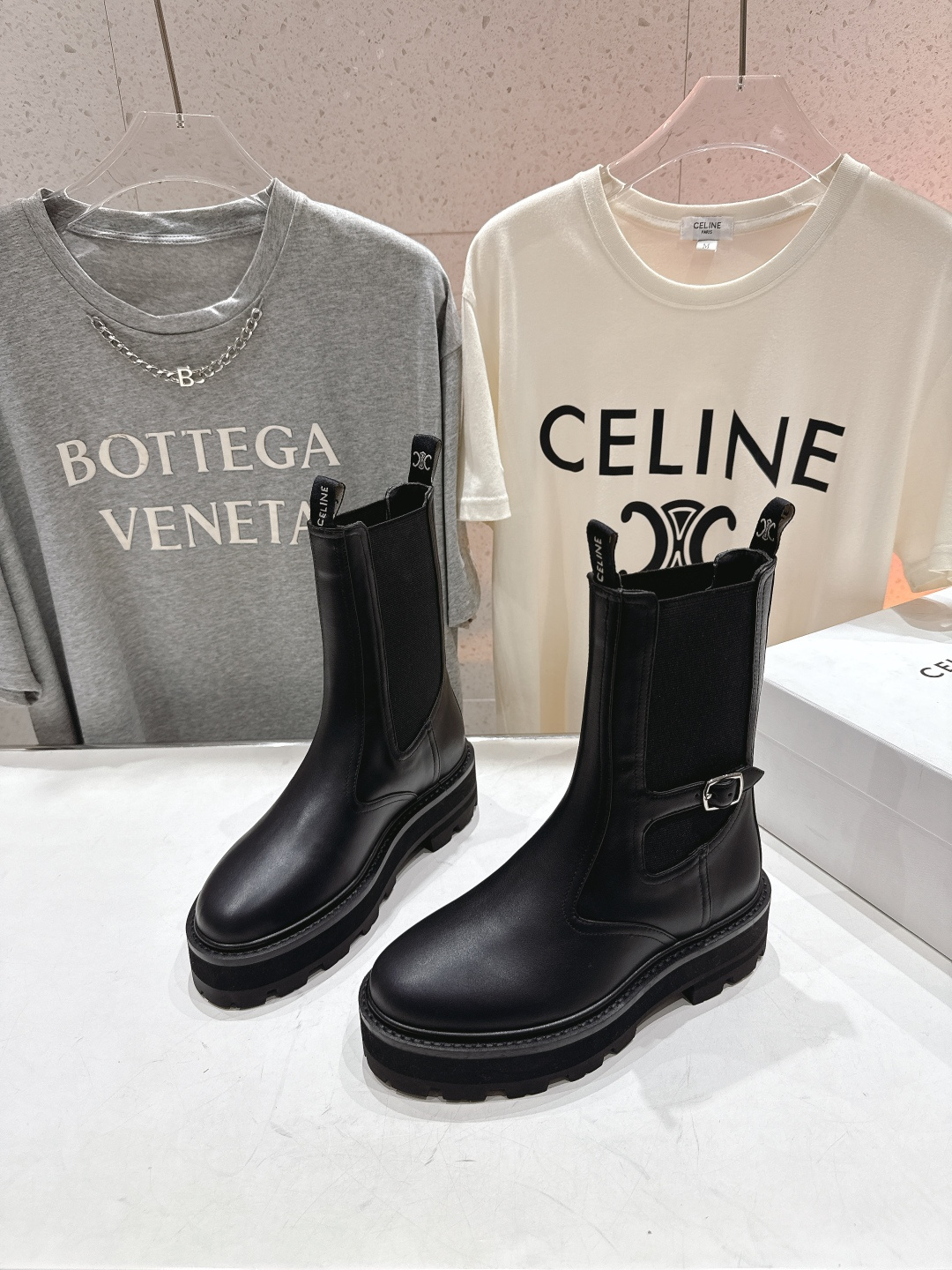 高版本出厂 Celine*赛琳F035 2025ss秋冬最新款短靴！lisa同款超火复古凯旋门短靴马丁靴