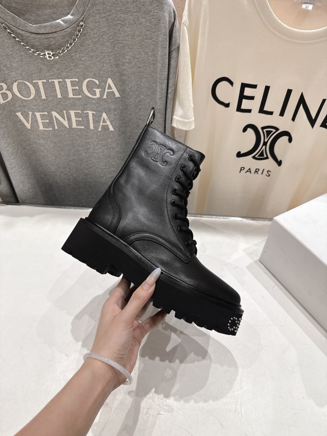 高版本出厂 Celine*赛琳F035 2025ss秋冬最新款短靴！lisa同款超火复古凯旋门短靴马丁靴