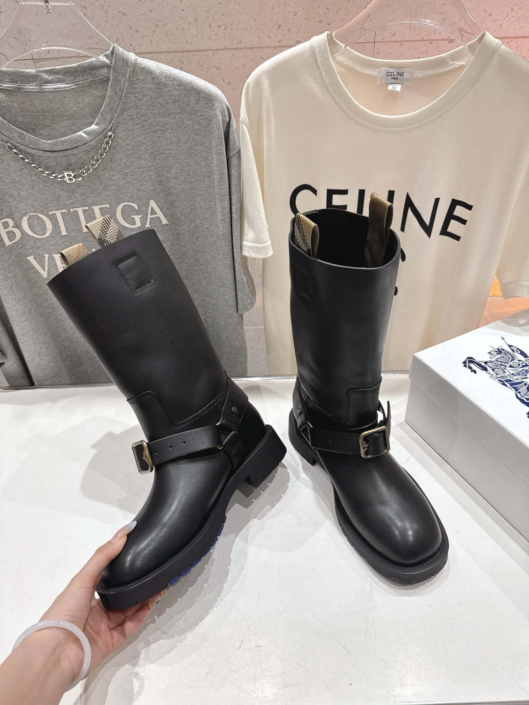 高版本出厂 BURBERRY～巴宝莉BBR F028 出自设计师Daniel Lee 25ss/秋冬全新