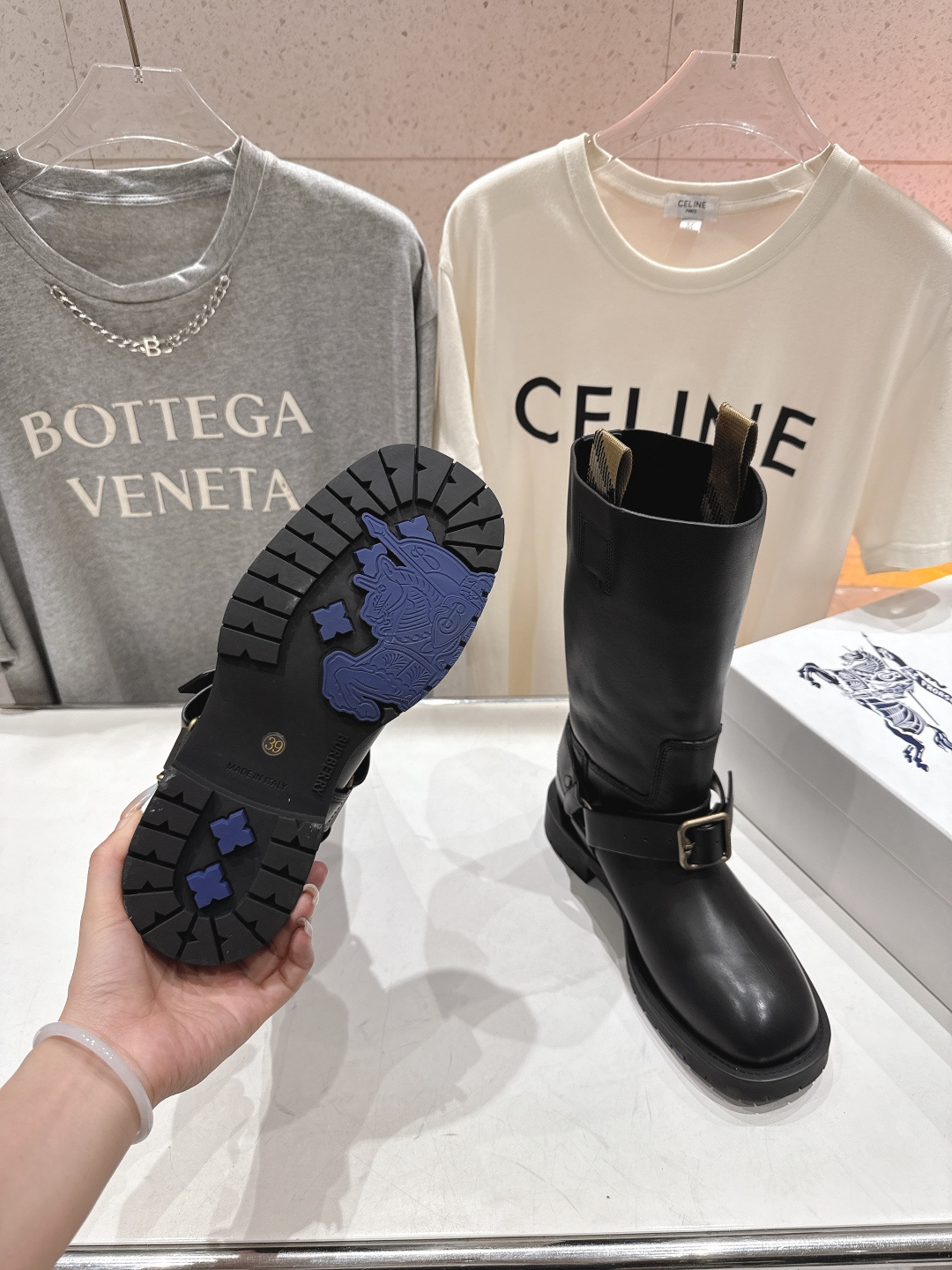 高版本出厂 BURBERRY～巴宝莉BBR F028 出自设计师Daniel Lee 25ss/秋冬全新