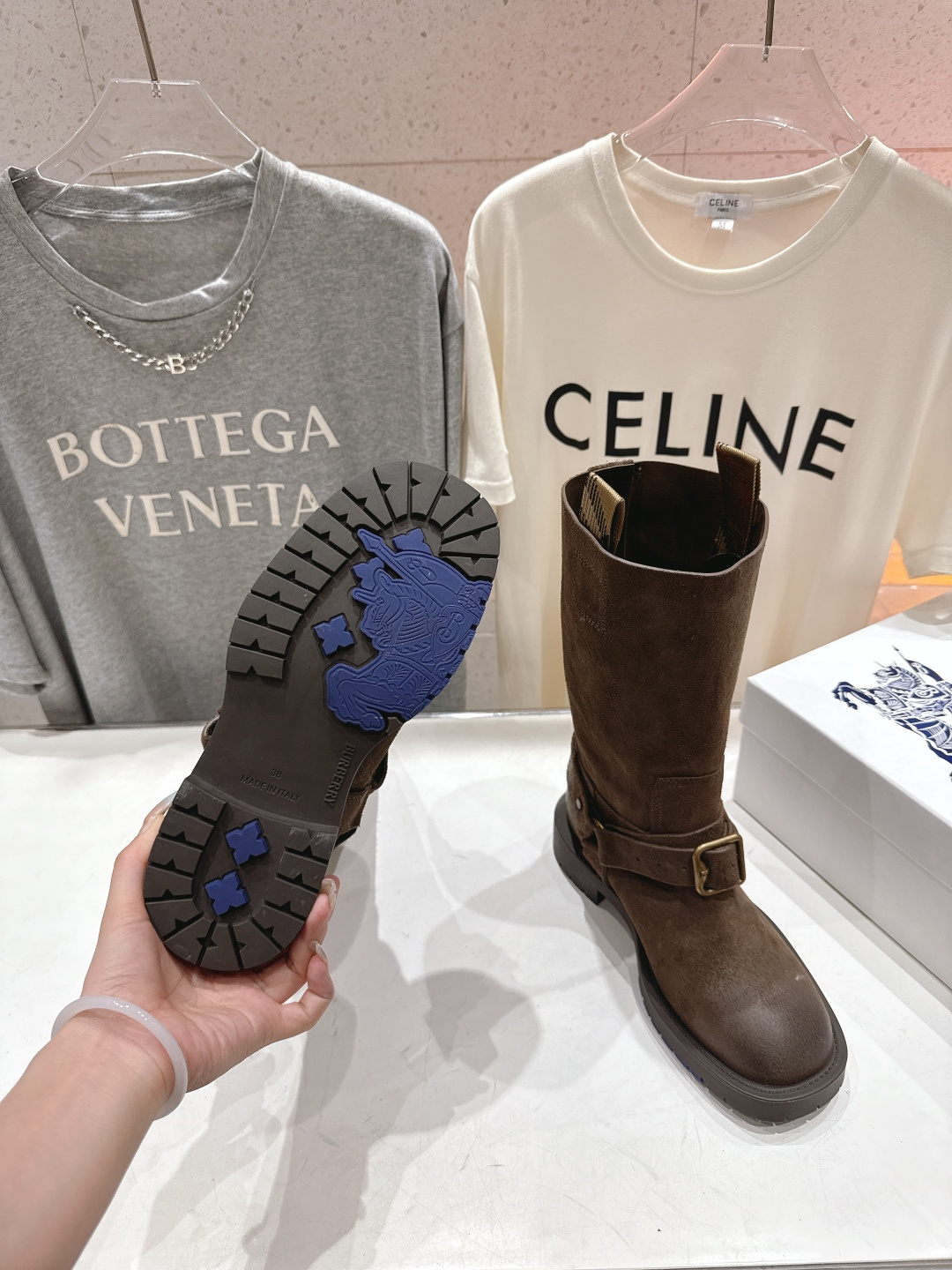 高版本出厂 BURBERRY～巴宝莉BBR F028 出自设计师Daniel Lee 25ss/秋冬全新