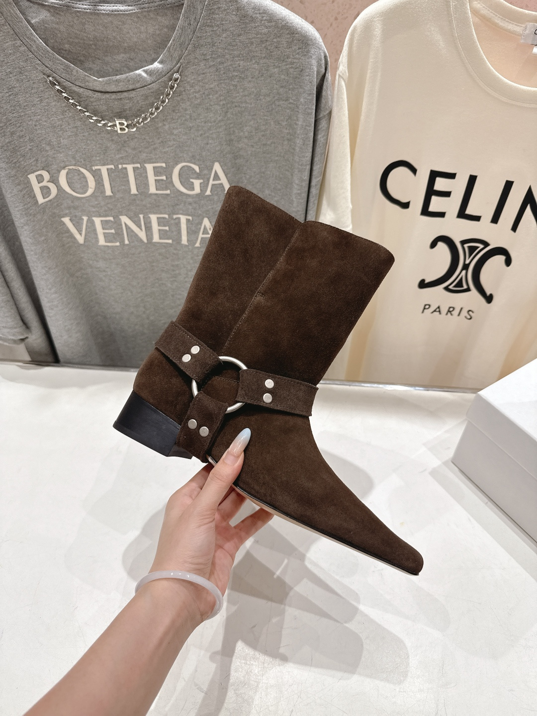 高版本出厂韩国 shop we are F017 25ss秋冬新款小方头搭扣短靴低调简约的设计，超帅气造