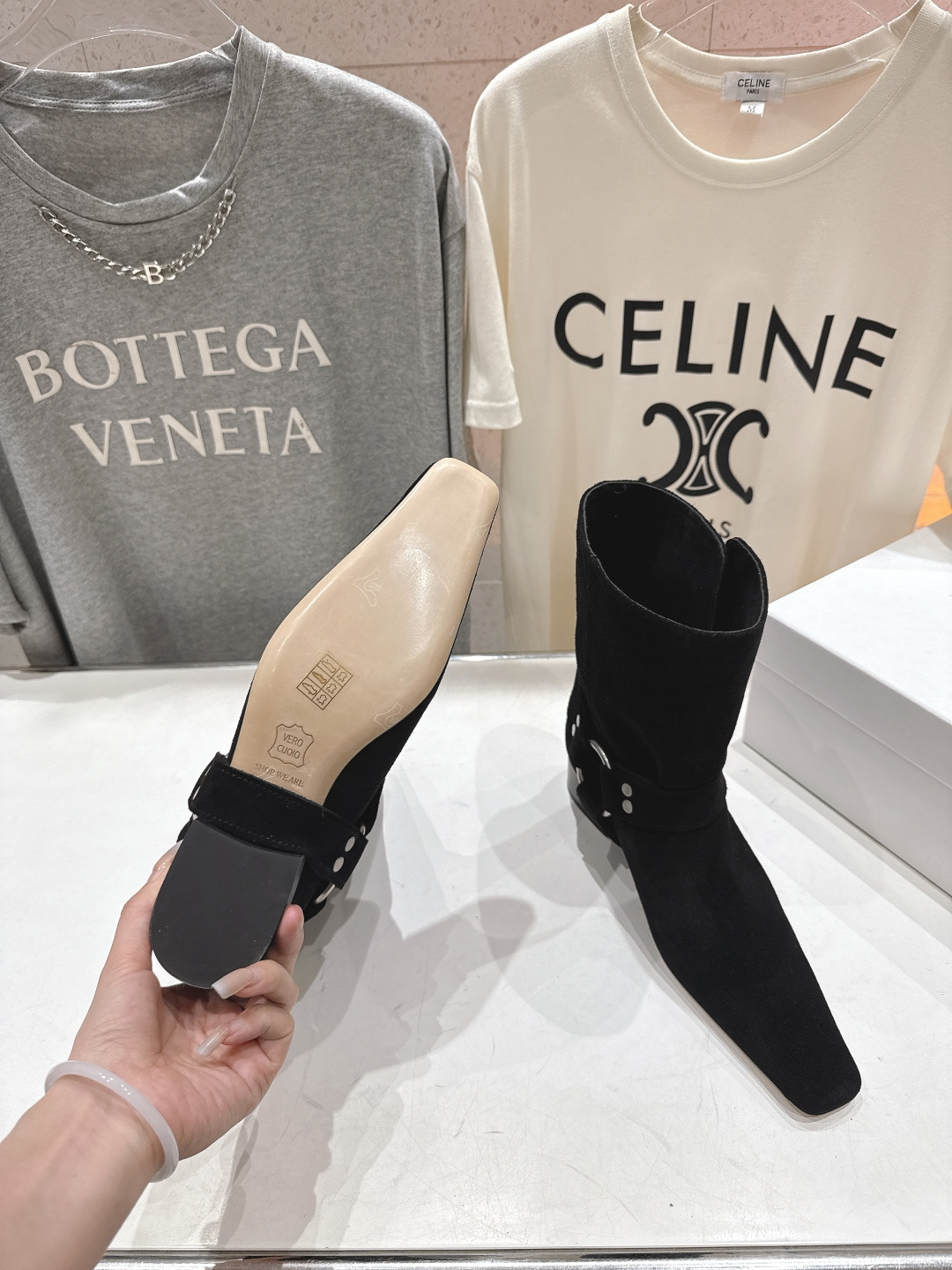 高版本出厂韩国 shop we are F017 25ss秋冬新款小方头搭扣短靴低调简约的设计，超帅气造