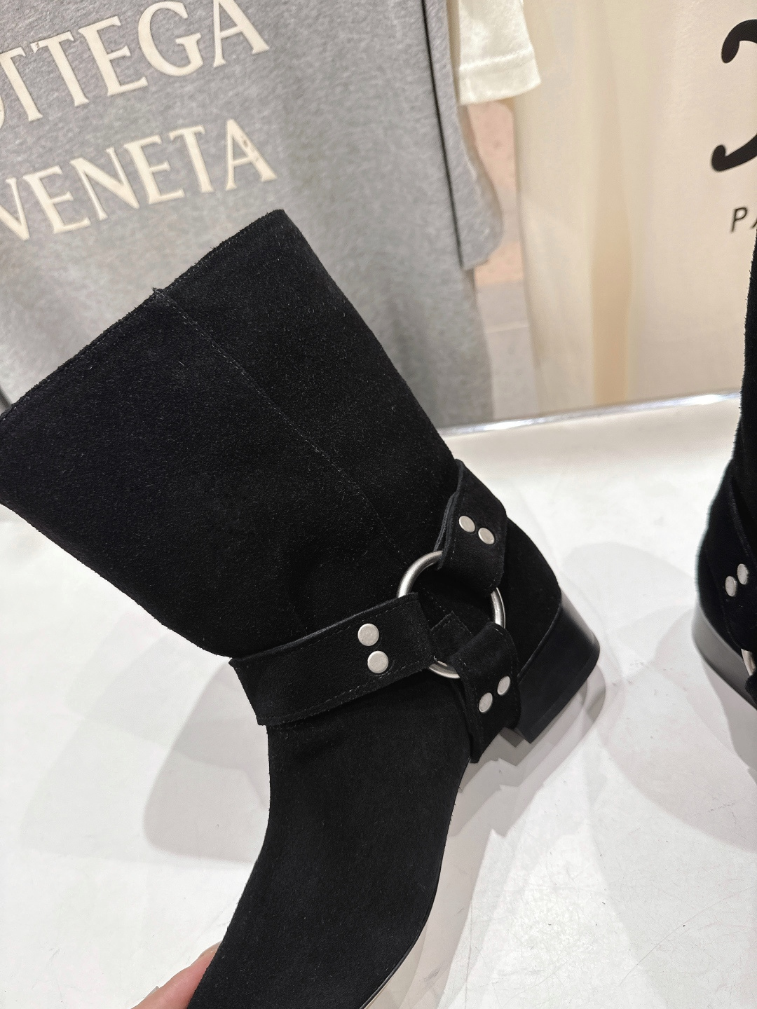 高版本出厂韩国 shop we are F017 25ss秋冬新款小方头搭扣短靴低调简约的设计，超帅气造