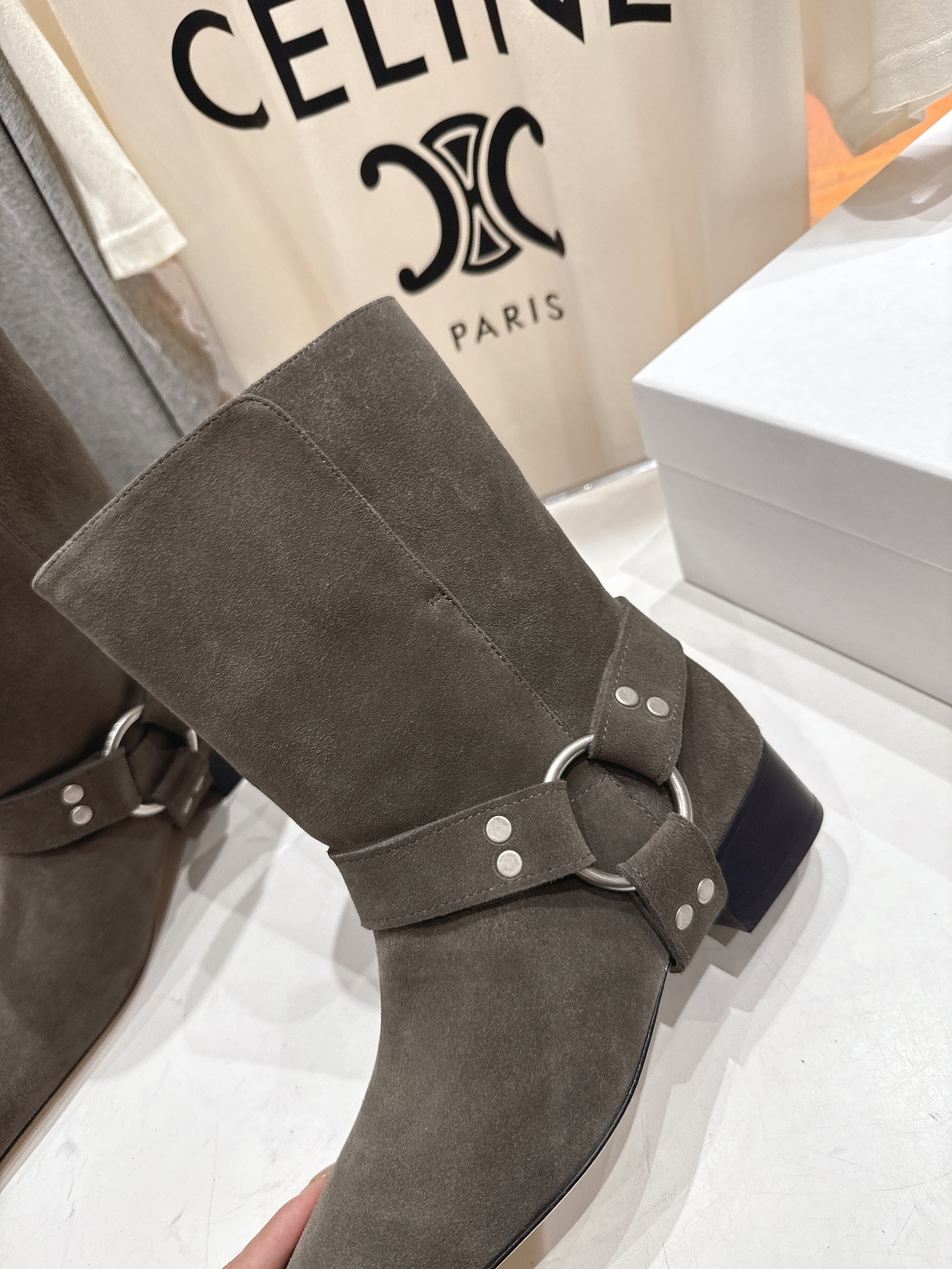 高版本出厂韩国 shop we are F017 25ss秋冬新款小方头搭扣短靴低调简约的设计，超帅气造