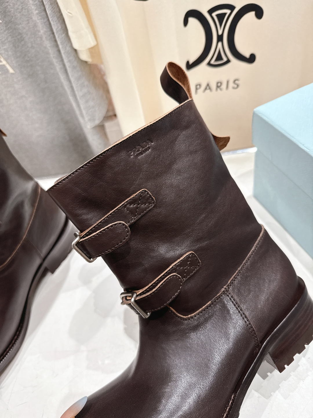 高版本出厂 prada/普拉达F041 2025ss最新厚底双搭扣马丁靴骑士靴短靴，非常耐看的一款走秀款