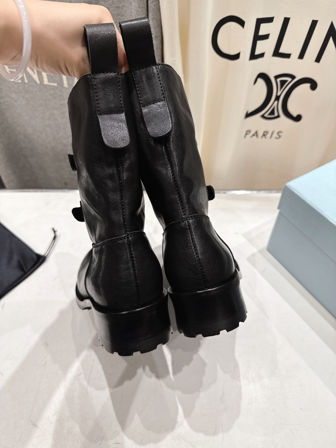 高版本出厂 prada/普拉达F041 2025ss最新厚底双搭扣马丁靴骑士靴短靴，非常耐看的一款走秀款