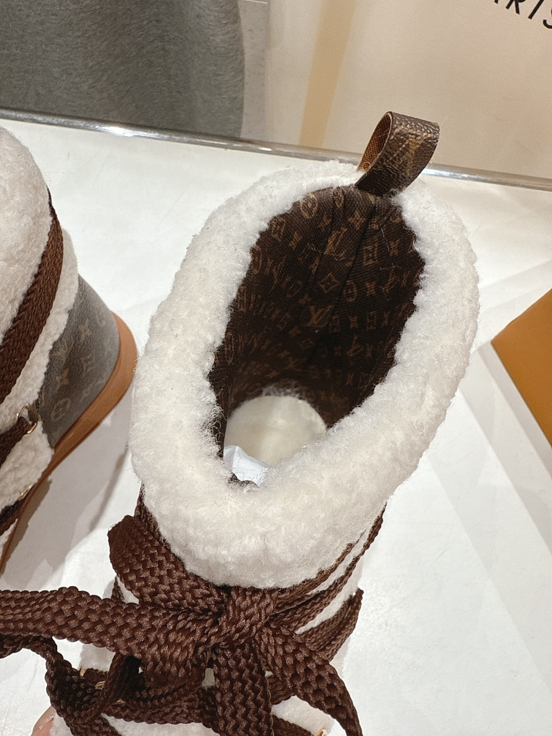 高版本出厂 LOUIS VUITTON ss25 LV驴牌秋冬新款厚底雪地靴保暖短靴LV冬季滑雪系列Mo