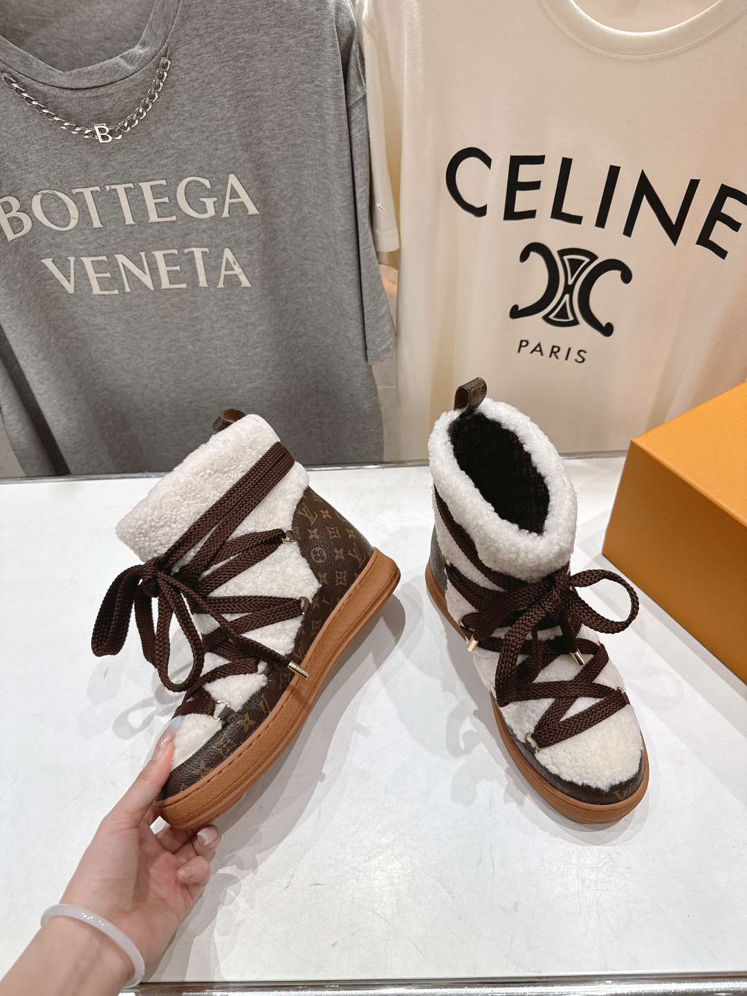 高版本出厂 LOUIS VUITTON ss25 LV驴牌秋冬新款厚底雪地靴保暖短靴LV冬季滑雪系列Mo