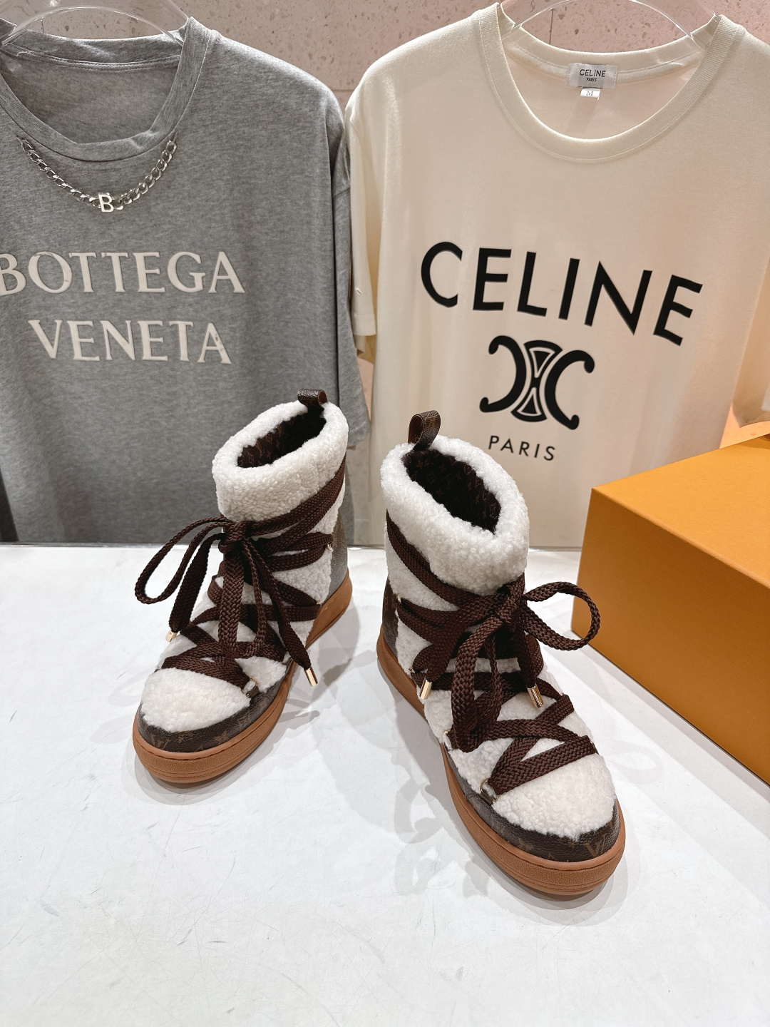 高版本出厂 LOUIS VUITTON ss25 LV驴牌秋冬新款厚底雪地靴保暖短靴LV冬季滑雪系列Mo