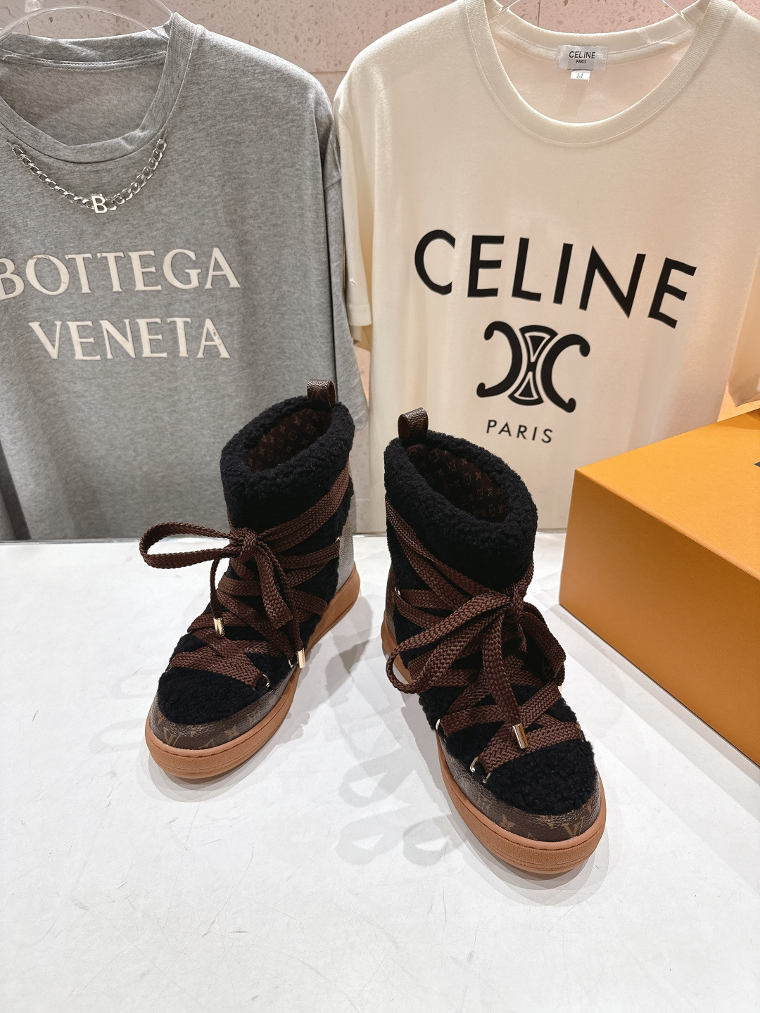 高版本出厂 LOUIS VUITTON ss25 LV驴牌秋冬新款厚底雪地靴保暖短靴LV冬季滑雪系列Mo