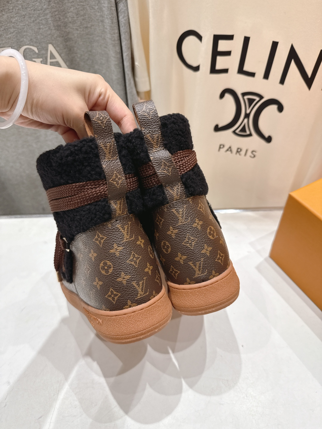 高版本出厂 LOUIS VUITTON ss25 LV驴牌秋冬新款厚底雪地靴保暖短靴LV冬季滑雪系列Mo