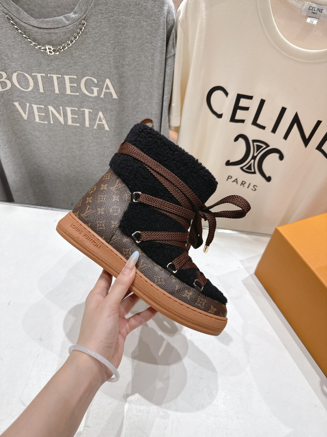 高版本出厂 LOUIS VUITTON ss25 LV驴牌秋冬新款厚底雪地靴保暖短靴LV冬季滑雪系列Mo