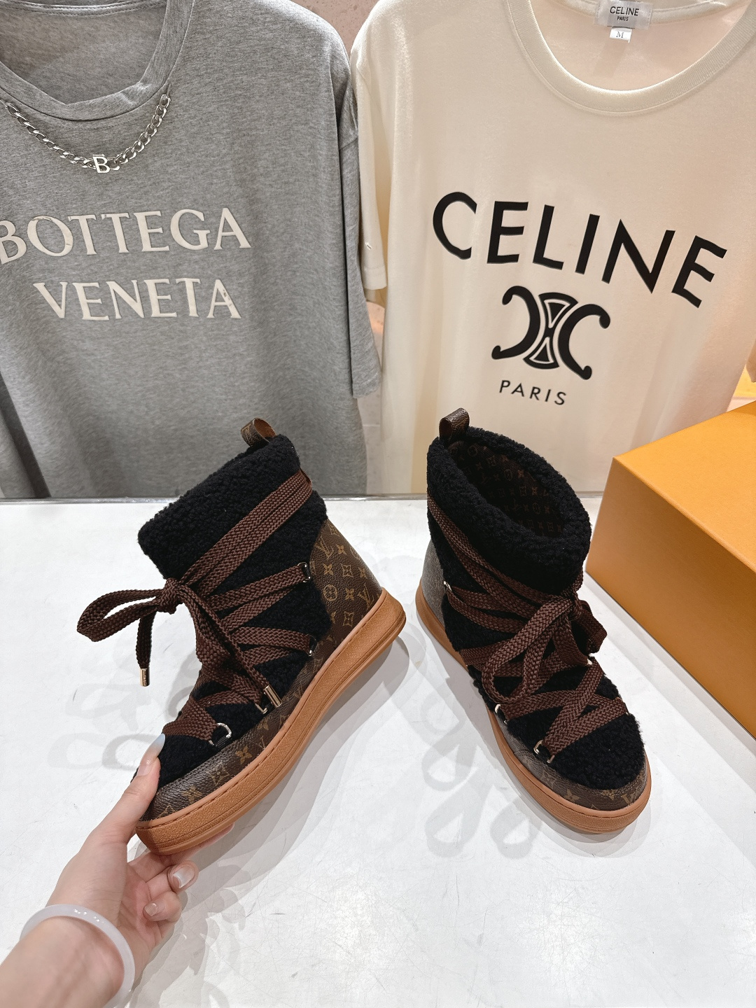 高版本出厂 LOUIS VUITTON ss25 LV驴牌秋冬新款厚底雪地靴保暖短靴LV冬季滑雪系列Mo